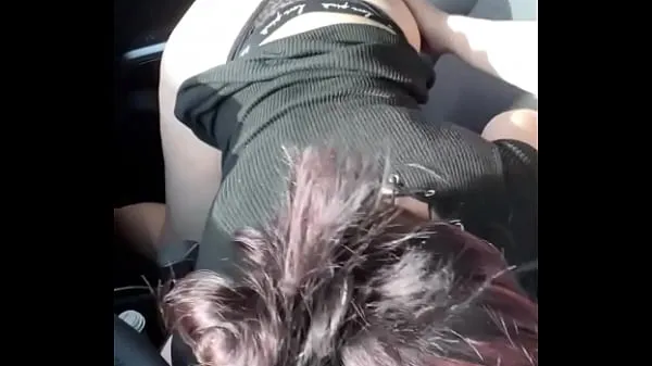 बेस्ट Thick white girl with an amazing ass sucks dick while her man is driving and then she takes a load of cum on her big booty after he fucks her on the side of the street पावर क्लिप्स