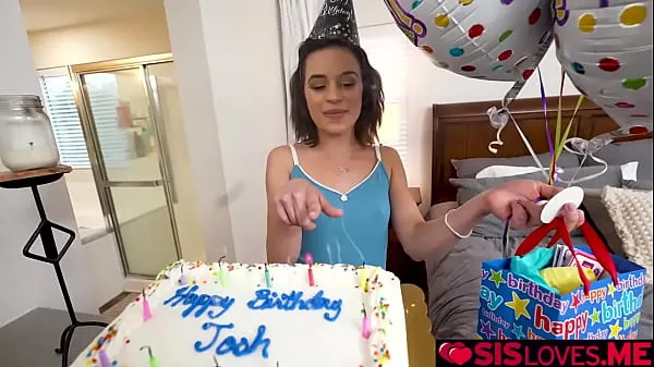 En iyi Joshua Lewis celebrates birthday with Aria Valencia's delicious pussy güç Klipleri