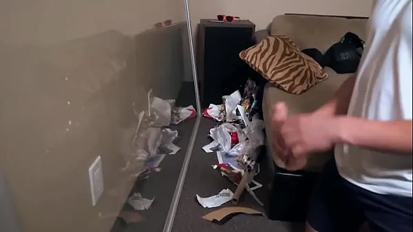 最好的Ryan Kroger Tidy Up The Room In His Suprise There's A Dildo Among The Trash & He Wants To Use It - Reality Dudes功率剪辑器