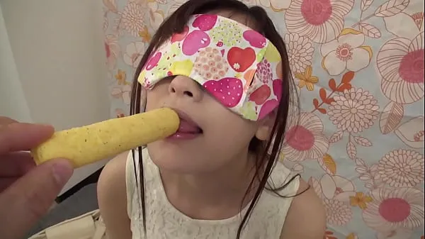 Klip daya She'll win a prize if she can guess all the contents of the mouth with blindfolds! Yuna is 20 years old, and she noticed soon when licking a dick terbaik