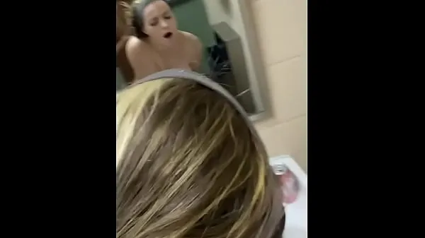 Beste Cute girl gets bent over public bathroom sink strømklipp