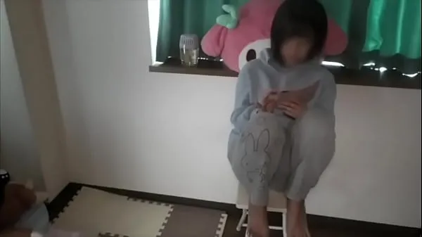 Meilleurs clips de puissance Cute Japanese short-cut dark-haired woman masturbates with a toy during the day 