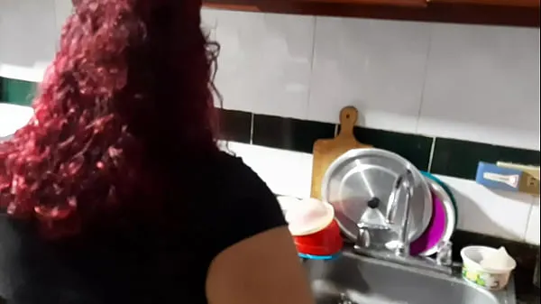 बेस्ट I interrupt the maid while she is washing the dishes so she can suck my dick पावर क्लिप्स