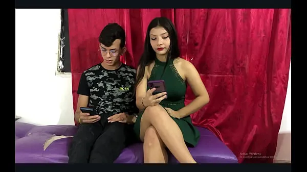 Clip sức mạnh THE STEP BROTHERS WERE SITTING DOWN AND SHE MADE AN INDECENT PROPOSAL TO HER OLDER STEP BROTHER SHE WANTS HIM TO PUT HER DICK LIKE HE HAS ALWAYS WANTED- PORN IN SPANISH tốt nhất