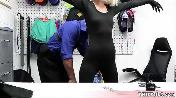 Beste Cute blonde shoplifter in black leather caught by a mall cop and gets destroyed powerclips