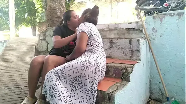 Klip kuasa Elderly woman while doing trade in the house, interrupts her young lesbian wanting to fuck her pussy with her mouth terbaik