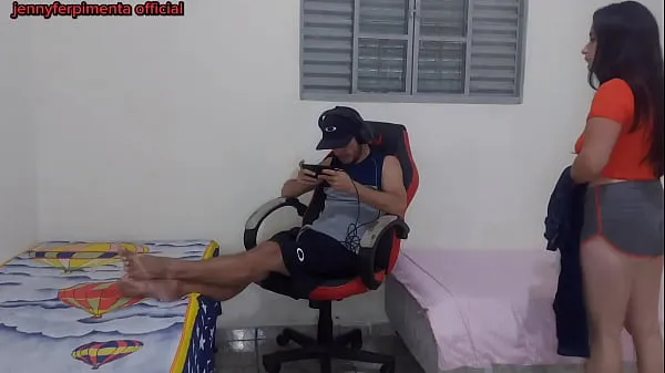 Klip kuasa Stepsister changes near her stepbrother and he ends up fucking her on the gaming chair terbaik