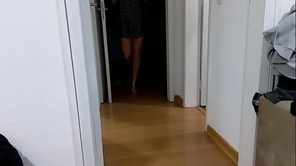 Beste Footjob with party shoes. Hot thighed girl with beautiful French nails style feet doing a feet job for her boss until he cums on her feet. Small feets. Brunette with toned legs and big ass. Naughty horny big ass girl strømklipp
