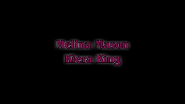 最高のBig Boobed Lesbos Kiera King And Melina Mason Love Playing On The Couchパワークリップ