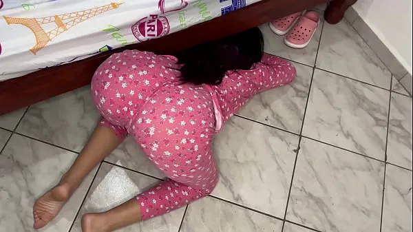 Klip daya I Trick my Beautiful Stepdaughter into Looking Under the Bed to See Her Big Ass terbaik