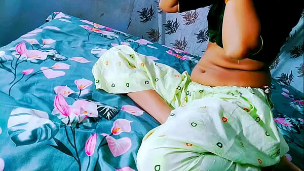 Le migliori clip di potenza Desi Village Hot Indian XXX MAID scena di scopata completa